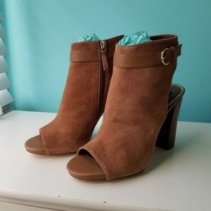 White House Black Market Liam shootie size 10